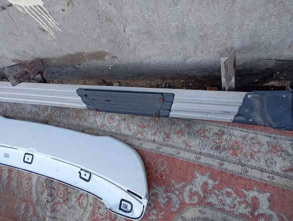 السلام عليكم
سبايدر خلفي ينشد على جميع السيارات  سعره 45 الف

دوسه أسفل باب السلايت بس وحده وسعرها 35 الف

مكاني بغداد المعامل الباويه 

***********
