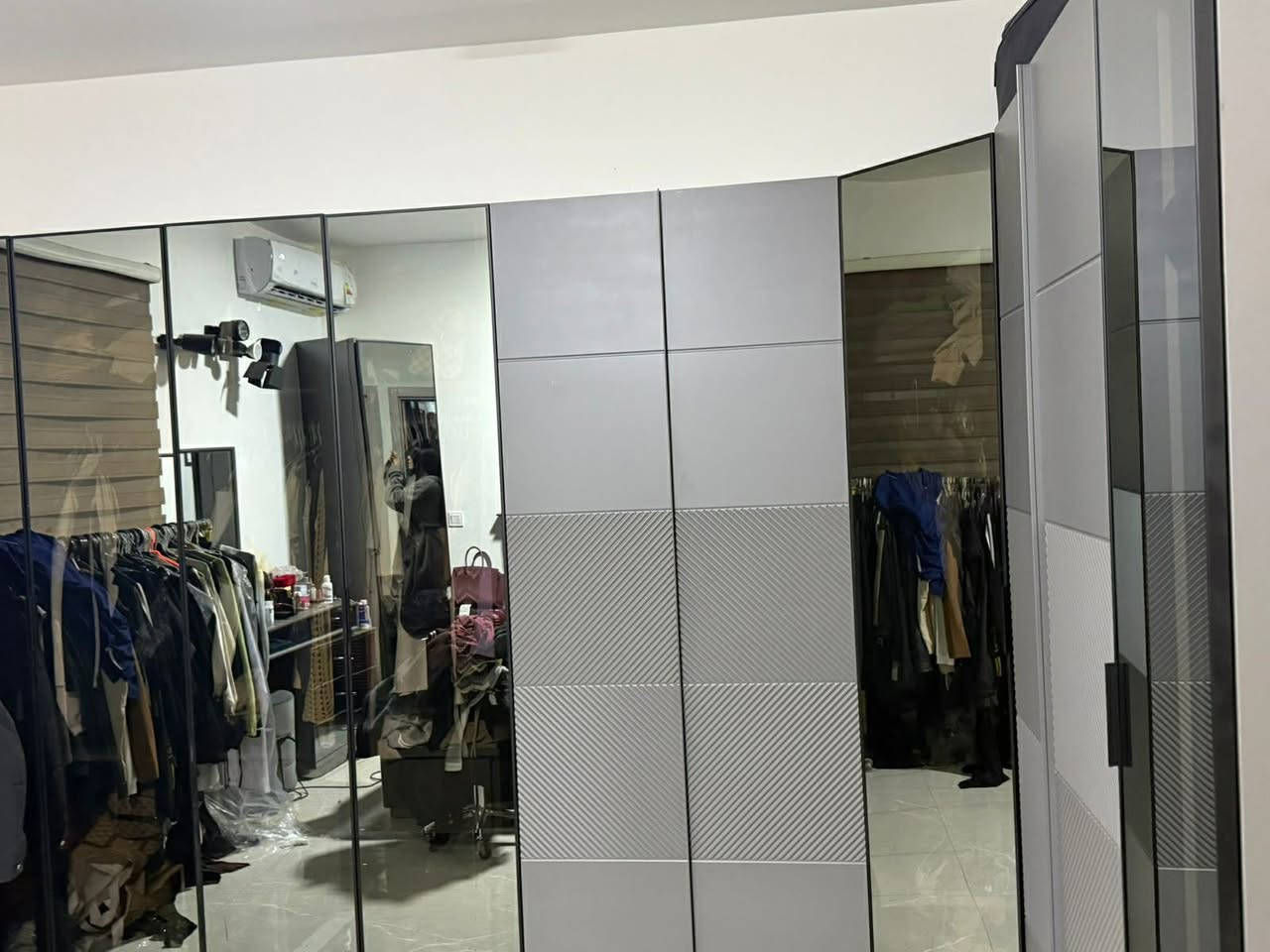 غرفة نفر وغرفة نفرين حديثه تركيه 11باب زاويه للبيع


**إذا كنت صاحب هذا الإعلان وتريد حذفه لأي سبب، رجاءا أرسل رسالة إلى الدعم الفني**