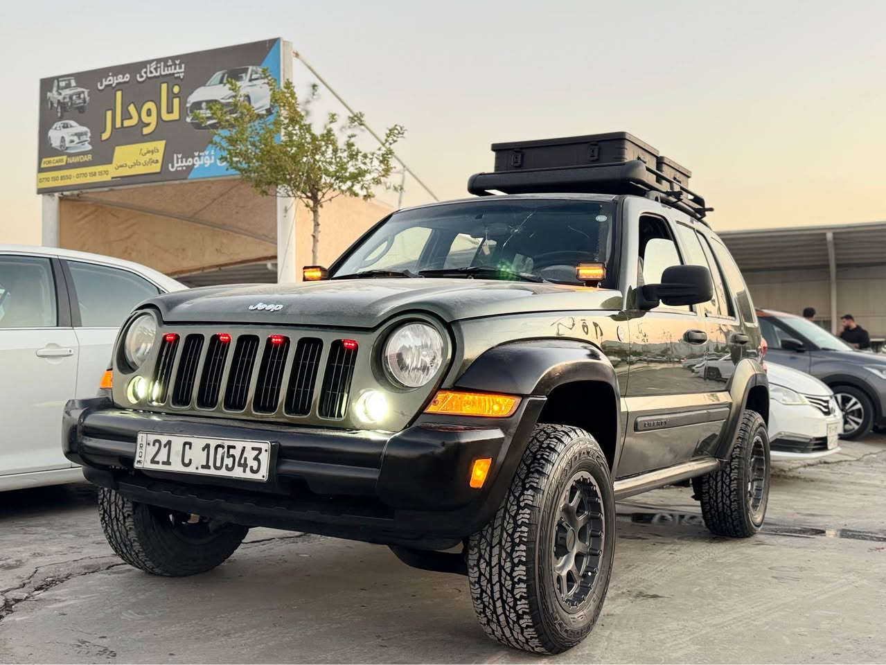 نمونة لة جوانى
٢٠٠٧ 
هةمو گيانى بةشةرت 
دوبارجة بوياغ بو جوانى كراوة
طايةو ويلى لوك
سةيارةكة كامل بةرزكراوةتةوة
كارةباى كامل مةزبوتة
 زياتر لة ٢٠ گةلا مةسروفى ليكراوة
گيرو مةكينةو دةبل اكسل بة شةرتى دة فيتةر
سةيارةكة زور جوانو سةرنج راكيشة

سعر  ٩٤ و مةجال
***********
لة سليمانيم السليمانية, العراق
