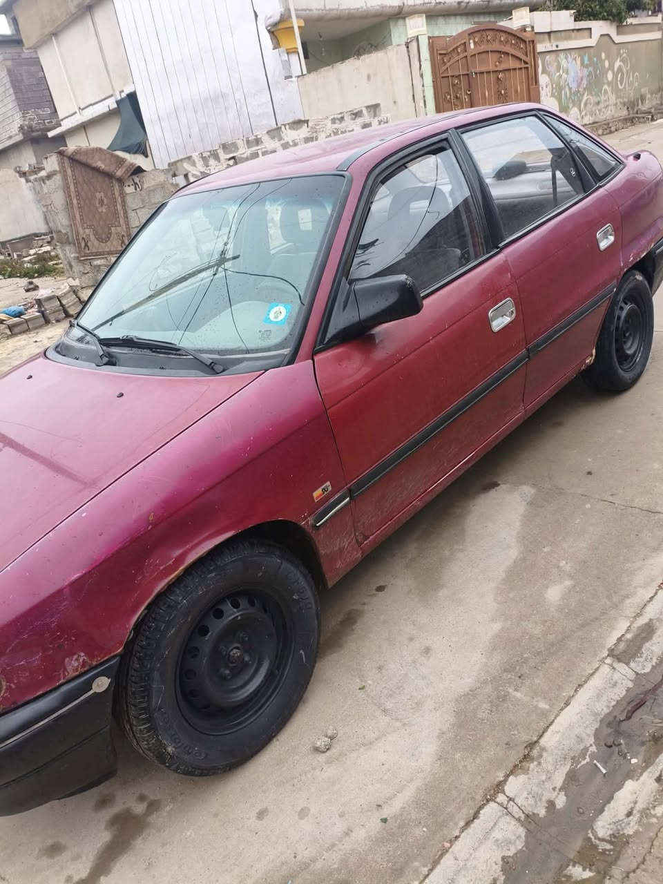 سلام وعليكم اوبل استرا موديل 93 رقم دولي سنوية جديد لحد30 محرك كير شرط مكفولة من الضربة  سعر ٣٧وبيا مجال رقم ***********
