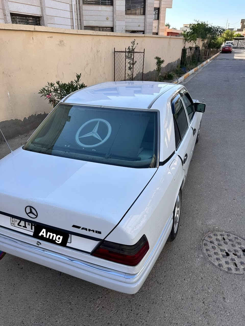 السلام عليكم مارسدس دب للبيع 

E-class 
موديل السيارة 1991
رقمهة سليمانية الدولي شرط ثاني يوم احولك 
السيارة جديدة بمعنة الكلمة الصورة ضالمتهة داخل خارج بلادي بيهة قطعة صبغ جاملق خلفي 
السيارة باسمي 
محركهة 3000 vvt-i مال ملكة 2jz 
تبريد تدفئة كلة شغال 
السلات روف طكتين داخل السيارة جديد بلادي 
حدادية جديدة كلهة السيارة كاملة على اخر حباية 
قواعد دبل بلاد لا لحيم لا فطر 
كير ومحرك بشرط تفتح قبق المحرك بعدة بوضع الشركة  
اريل كهرباء وسائد هوائية خلفية كهرباء جام اربع بيبان كهرباء كلة شغال 
ترايك وين متريد 
سعر 88 وبيهة مجال 
مكان السيارة ديالى 
للاستفسار اكثر اتصال او واتساب 
***********
