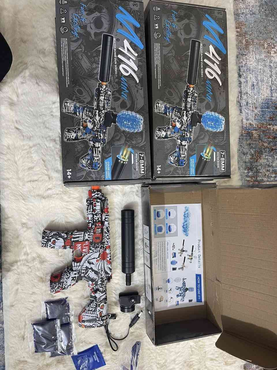 رشاشه، صوت الرشاش عالي، بطارية ليثيوم قابله للشحن، تجي بالالون مختلفه، وتجي وياهن نظارات حماية، طريقة الاستخدام أتابع التعليمات الي تجي بالبوكس، تجي وياه مجموعة حبوب هذه الحبوب تتنكع بالماء فتره، لحد ما تكبر بحجم معين، تخليها بالرشاش وتستخدمها، 
ملاحظه اللعبه +١٤ يعني مو تشتريها لعمر ٦ سنوات، بس هيه عموما الكرات غير مؤذية لان مائيه. 
سعر القطعه الواحده ب١٥، قطعتين ٢٥، التوصيل ٥


**إذا كنت صاحب هذا الإعلان وتريد حذفه لأي سبب، رجاءا أرسل رسالة إلى الدعم الفني**