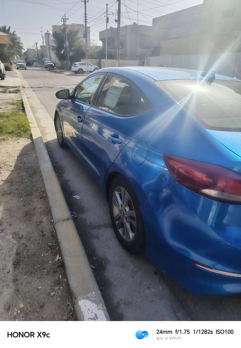 ​🚗 هيونداي النترا 2017 - فول مواصفات (للبيع)
المواصفات والكماليات:
​بصمة (تشغيل وأبواب).
​فتحة سقف شغال.
​الداخل: جلد
​الشاشة: كبيرة مع كاميرا خلفية "دوّارة" (تتحرك مع الستيرن).
​التحكمات: تحكم ستيرن كامل + 3 أنظمة قيادة (Drive Mode).
​الحساسات: حساسات جانبية.
​الحالة الميكانيكية والجاهزية:
​المسافة المقطوعة: 110 ألف ميل (ما يعادل 190 ألف كيلومتر).
​الإطارات: تخم تاير جديد.
​الصدر: مجدد بالكامل (صدر جديد).
​البطارية: جديدة (تم تبديلها مؤخراً).
​ملاحظة: السيارة جاهزة من كل النواحي ولا تحتاج لأي مصاريف.
​الضرر والصبغ:
​حادث أمريكا: قطعتين فقط.
​الصبغ داخل العراق: 3 قطع (تجميلي/تصليح).
​السعر والمعلومات القانونية:
​اللوحات: بغداد، السيارة باسمي والتحويل مباشر.
​السعر المطلوب: 115 ورقة (11,500$) وبيه مجال طيب للشراي.
​📞 للتواصل مع صاحب السيارة:
​رقم الهاتف: ***********
