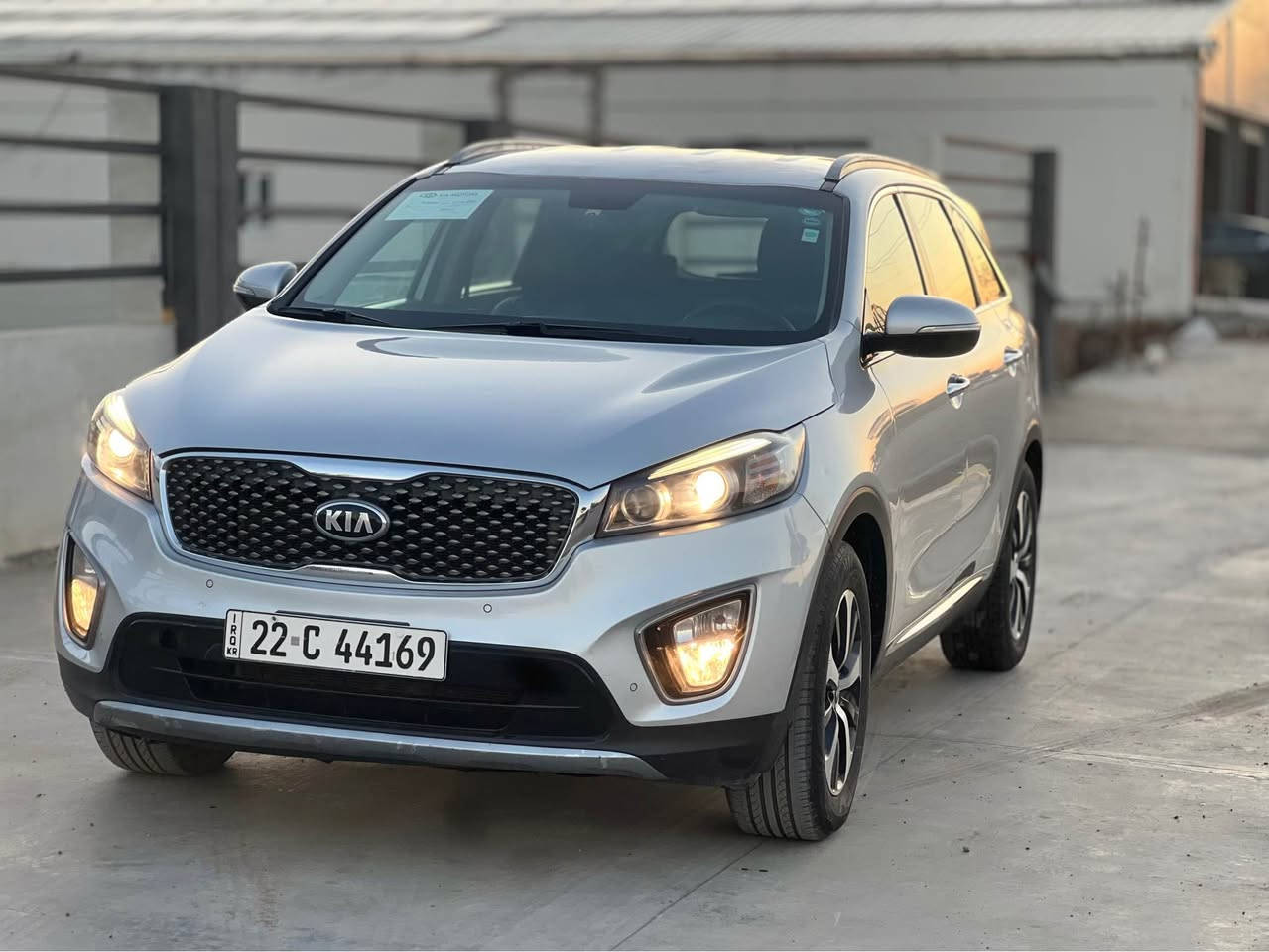 اسلام عليكم للبيع كيا سورنتو موديل 2017 وارد خليجی 
محرك ٤سلندر
كیرو محرك مامفتوح عیب مابی
بشرط تحویل غەرام  تایراط جدید  ورق مال بانزین بی
السیارە كلین سبوخ مابی كفال عام صونر نشرا
7 راكب 
تبريد 3 قطع 
ماشيه 125 KM
مواصفات 
بلاجكتۆر  اشار مری
شاشه جبيره 
كامره دوارة 
مري شفط 
تحكمات استيرن 
حساسات خلفيه امامي 
السياره جديده وجاهزه من كلشي 
السعر ١٨٢$
اتصل  ***********  واتس ئاپ  ڤایبر 
عنوان السياره  كلار كالار, السليمانية
