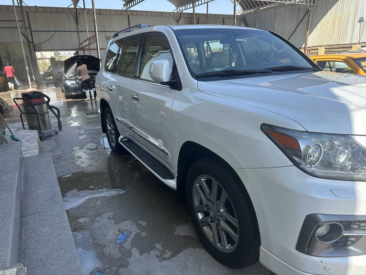 سلام عليكم لكزز ٢٠١٣السياره بحال الوكاله شرط السياره كفاله عامه من كلشي ضربه صبغ تبديل بارد جراد رقم سلمانيه بمسي صاره عنده ٧ سنوات ماشيه ١٠٠
 مكينه كير حداديه تبريد تخم تاير مكاني السماوه قضاء
سبيرها ما نزل ابد ستخدام شخصي 
 الرميثئ ***********
***********
