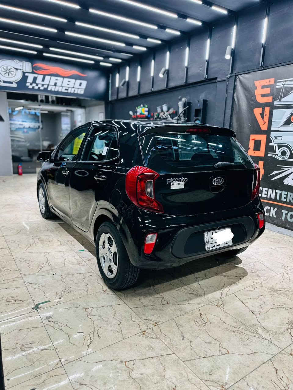السلام عليكم 
كيا بيكانتو 2020 
رقم بغداد تحويل مشروع وطني (تتحول من بصره. خليجي. محرك 1400 دوش. ماشيه 45 كيلو. شاشه كامره حساس تحكم ستيرن قطعه وحده صبغ.  جاهزه السياره تبريد كير محرك حداديه تايرات. 
مكاني بصره
شراي يخابر

***********
