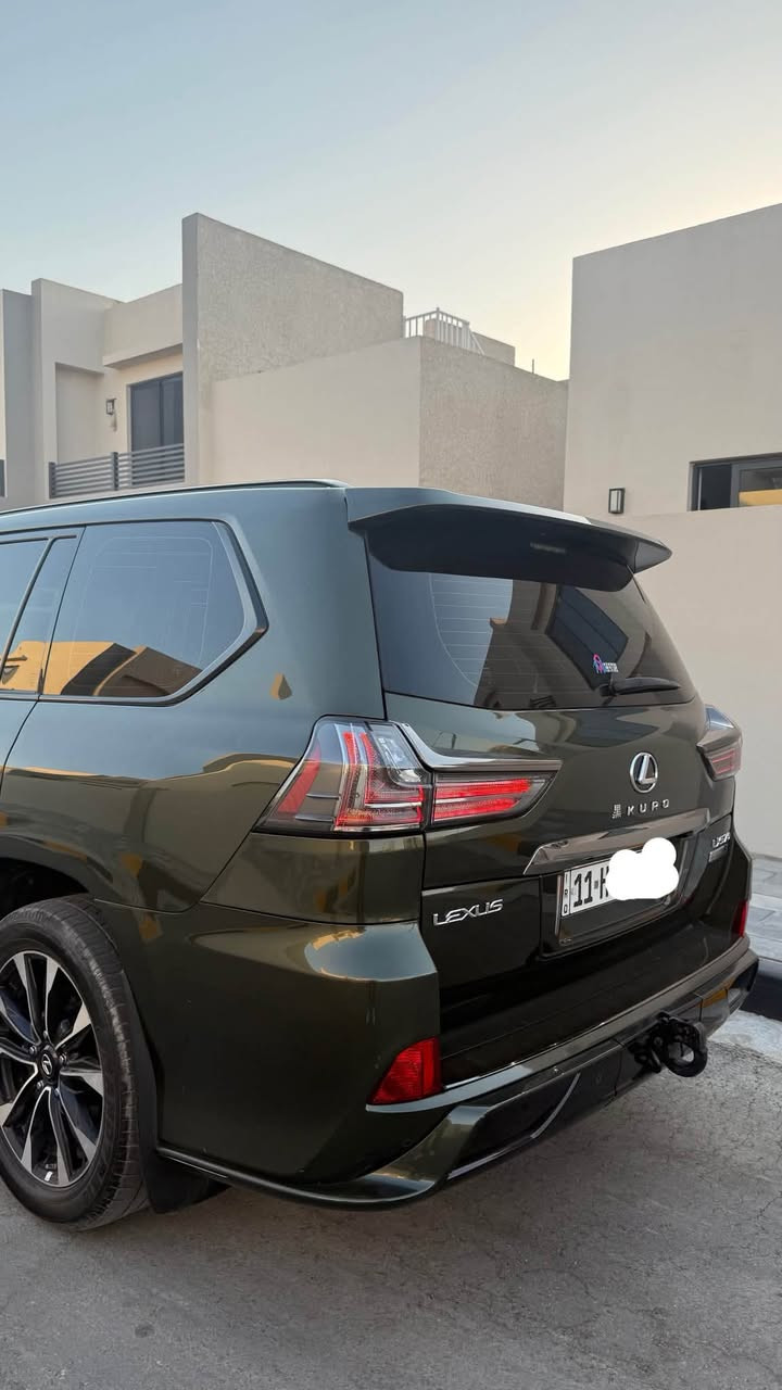 السلام عليكم
لكزز lx570. كورو
موديل 2021
ماشيه 55km
مكفوله بيه ملاحظه بسيطه 
رقم مميز 
***********
