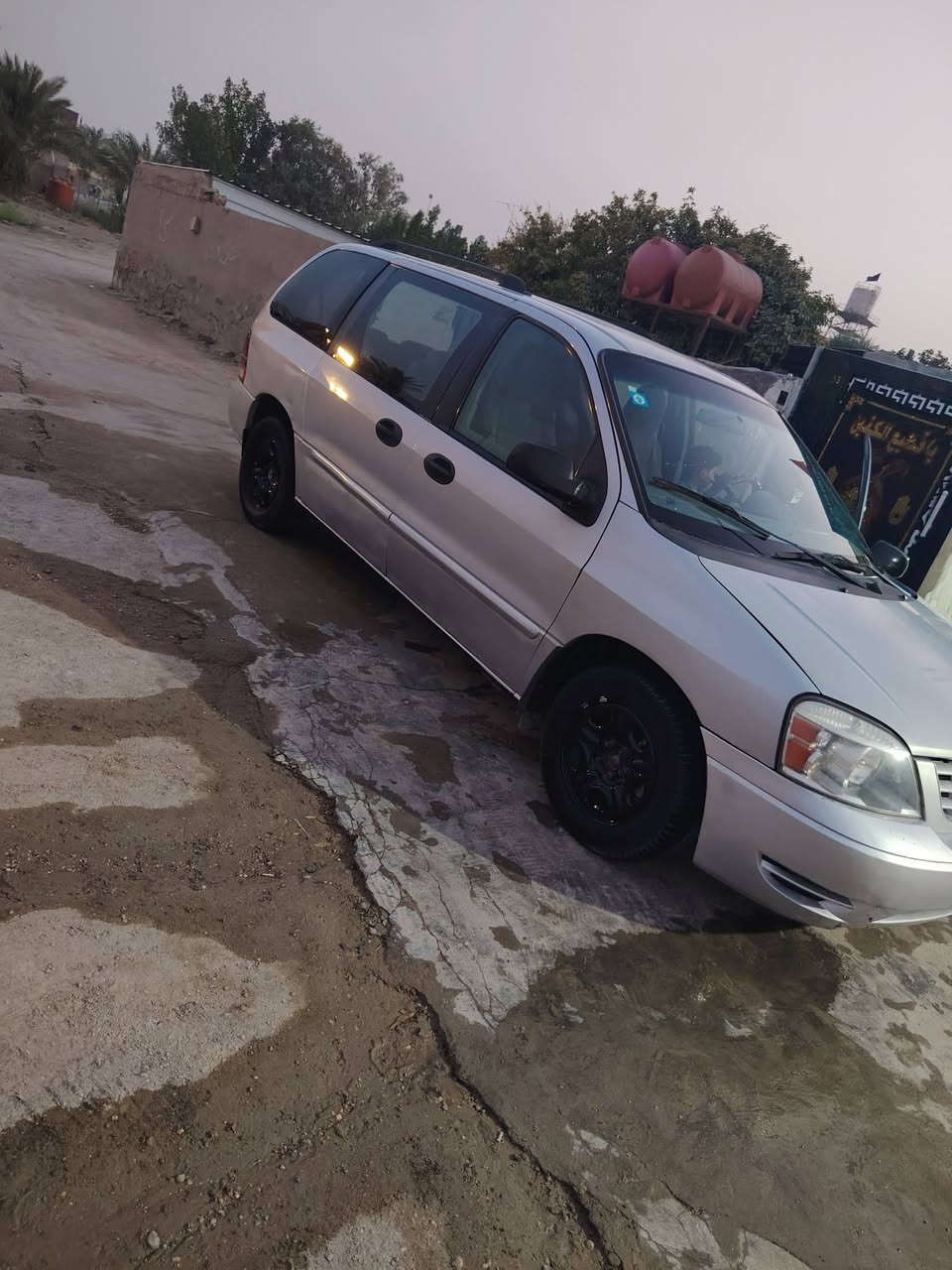 يالله بسم الله الرحمن من رخصت مدير الكروب المحترم
للبيع فورد فريستار  2007 مكينه 4200 6سلندر سياره مكينه وكير خير من الله كهربائيات شغاله كله وخير من الله انكر سلف واطلع وين متريد تجي تكلب السياره وبيك خير ودلل
السعر 65وبيهه مجال 
مكاني بابل ابي غرق
***********
