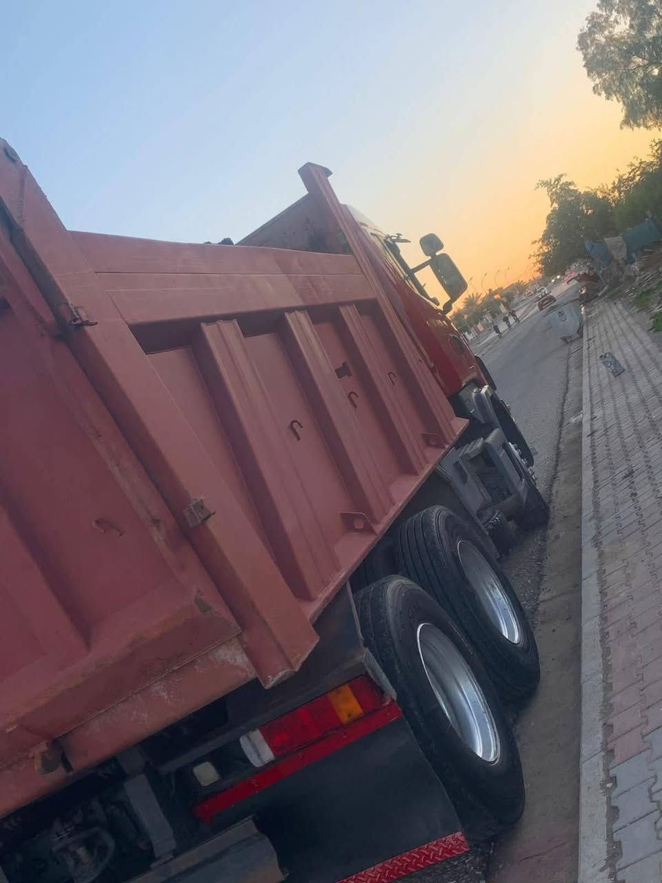 سلام عليكم اسكانيا بومه سحال
موديل 2000
محرك كير شرط 
سنوية لحد 2031 بأسمي 
رقم سليمانية 
بدون صبغ بدون معجون بدون ضربه 
بيها حصه كاز
سيارة جديدة ما بيها اي نقص 
الرقم ***********
مكان السيارة كركوك 
ما متواجد ع الفيس
