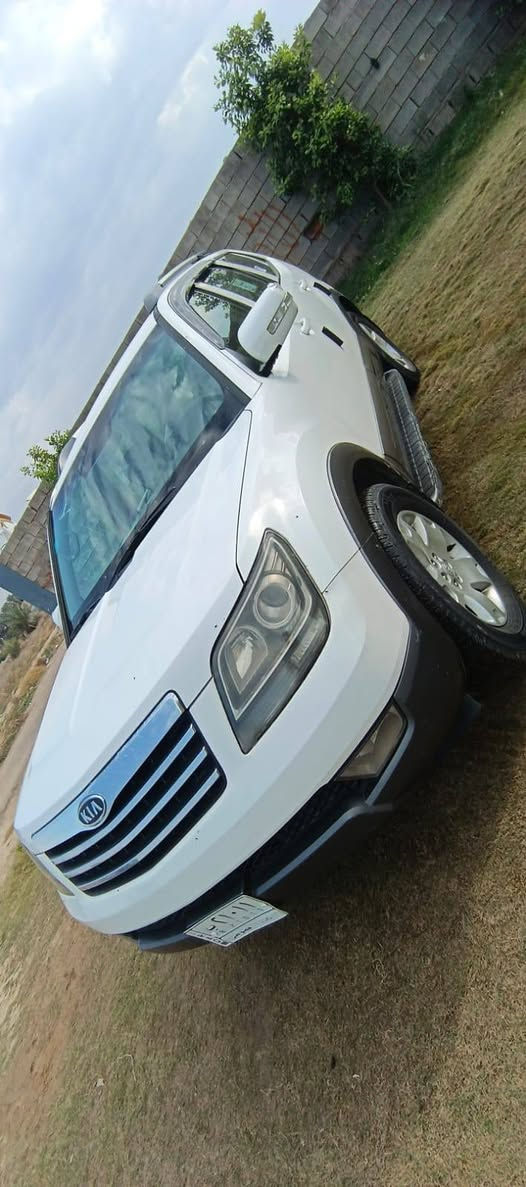 السلام عليكم
موديل 2012  مكفوله من الصبغ التبديل
كير مكينه مكفولات
 صدر امامي خلفي جديد 
تدفئه تبريد سلايت شغال 
كهربائيات كلها شغاله جنطه شفط
السعر١٤٨  صلاح الدين بلد
***********
