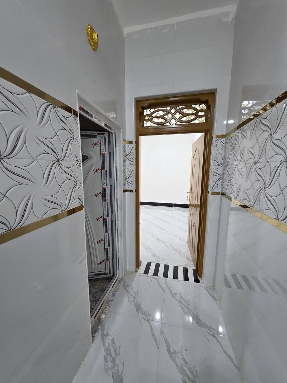 السلام عليكم بيت للبيع 100م طابق واحد 1⃣
في حي النداء شارع جامعة الكفيل 
شريط الموضفين مقابيل مجمع الاميرات 

يحتوي عل غرفه وصالة ومطبخ  واستقبال 
بناء درجة اولئ كونكريت مسلح فول جديد ما مسكون 
 تمليك بلدي حر سند باسمك مداور 
السعر 70 مليون  💵

للاستفسار ***********
مكتب سيد علي للعقار
