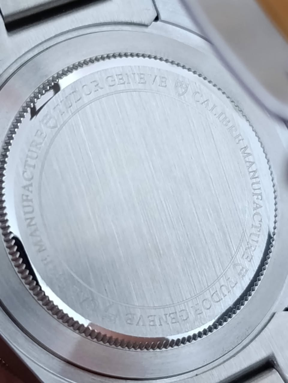 تيودور بيلاكوس
المواصفات-

1-الساعة تعمل بنضام الأوتوماتيك 
2-زجاج الساعة زفير مقاوم الخدوش
3-الرنك دوار و قفل السير فراشة
3-تكون الساعة مختمة بالكامل طبق الاصل
4-الارقام و العقارب جميعها لامينوس
5-تكون ضد الماء بعمق 500 متر


**إذا كنت صاحب هذا الإعلان وتريد حذفه لأي سبب، رجاءا أرسل رسالة إلى الدعم الفني**