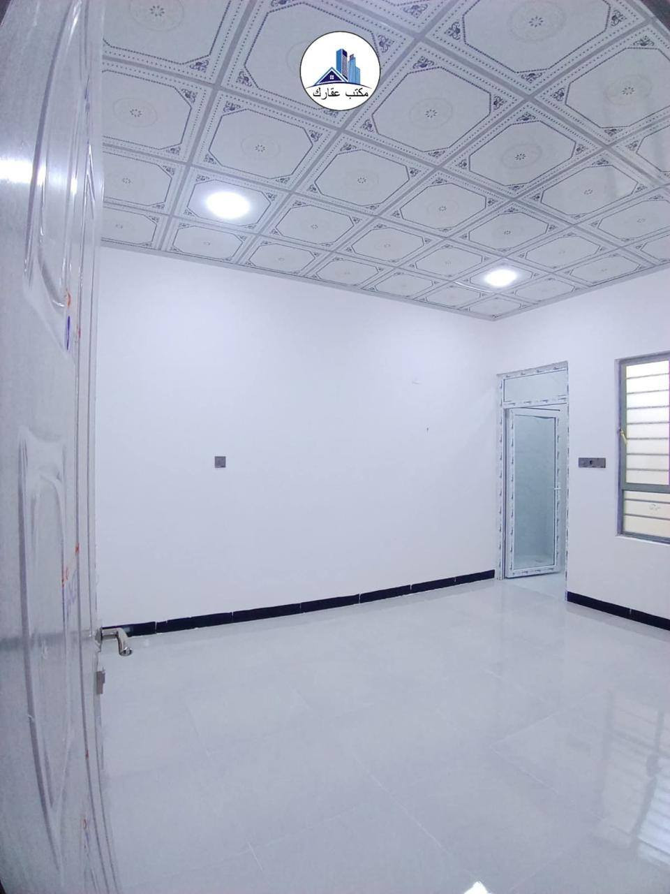 السلام عليكم دار زراعي للبيع موصل حي الملايين الثانيه قرب جامع العادل مساحه الدار( 110) متر غرفتين نوم هول استقبال صحيات خدمات كامله شارع ماء كهرباء السعر(68) تستلم مفتاح بعد المكاتبه مباشرةً (يعني)(الدار صفر) يبعد عن الشارع (400) متر للاستفسار اكثر الاتصال بالارقام التاليه
(***********)
(***********)
