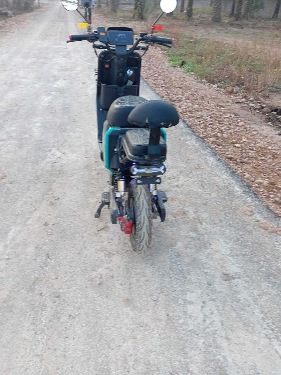 سلام عليكم دراجة شحن للبيع موديل 2024 دراجة كاملة ماناقصهة شي السعر 450 وبي مجال العنوان ديالى الكاطون رازي رقم الهاتف ***********
