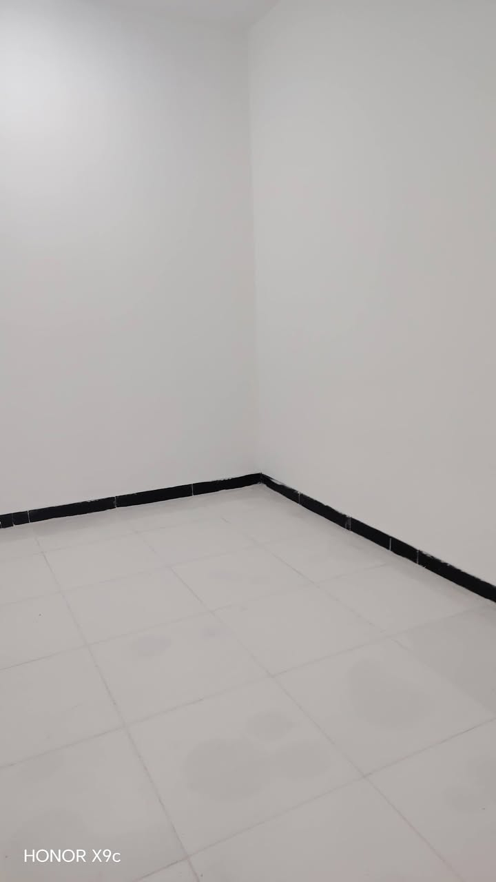 يعلن مكتب الاصدقاء للعقار ولمقاولات العامه

بيت البيع مساحته 100 متر طابوزراعي سند 25اقرار محكمه ثاني يوم بيت كامل ومفتاح🔑🔑🔑🔑🔑

بناء حديث /ساس وسقف صب مركزي البناء طابوك جمهوري ارضيات بورسلين جدران سيراميك هندي درجه 🌹🌹

الموقع نجف شرع الصب عمود 327 قريب عل شارع 🌷🌷

يتكون البيت من كراج /ستقبال /صاله /مطبخ /غرف نوم عدد2 /حمامات خارجيه و دخليه (جيب مهندس وفحص🌹🌹

الاتصال على الرقم (***********) واتساب
