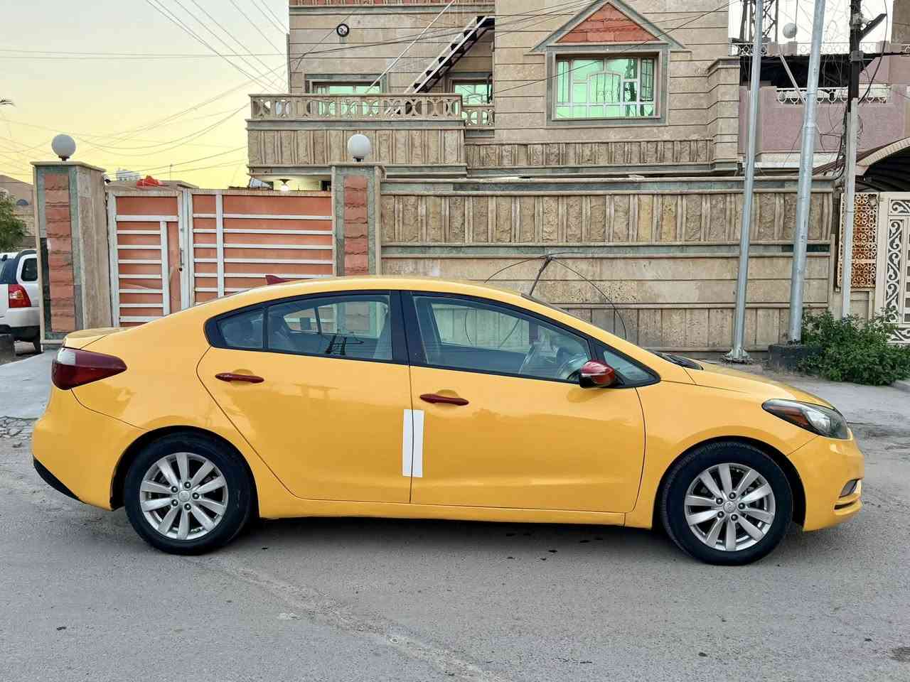 السبام عليكم
كيا فورتي ٢٠١٦ وارد امريكي 
رقم بغداد الانكليزي بأسمي تحويل ثاني 
حادثها بسيط طكه بالباب فقط 
بدون ايرباك صور الحادث مرفقه بالمنشور 
رادارات بالمرايه ثلاث انضمه قياده ايكو تحديد مسار 
فول تحكم ستيرن كشنات تبريد 
شاشه وكامره بلادي اصلي محرك ١٨٠٠ دوش مكفول من التبخير والتنقيص كير مكينه حداديه تخم تاير تبريد
خير من الله سياره جديده جداً 
السعر ١٠٥ وبي مجال بسيط 
المكان بغداد 
رقم الهاتف ‭٠٧٧١ ٢٢٠ ٧٤٠٧‬
((غير متواجد ع فيس))
