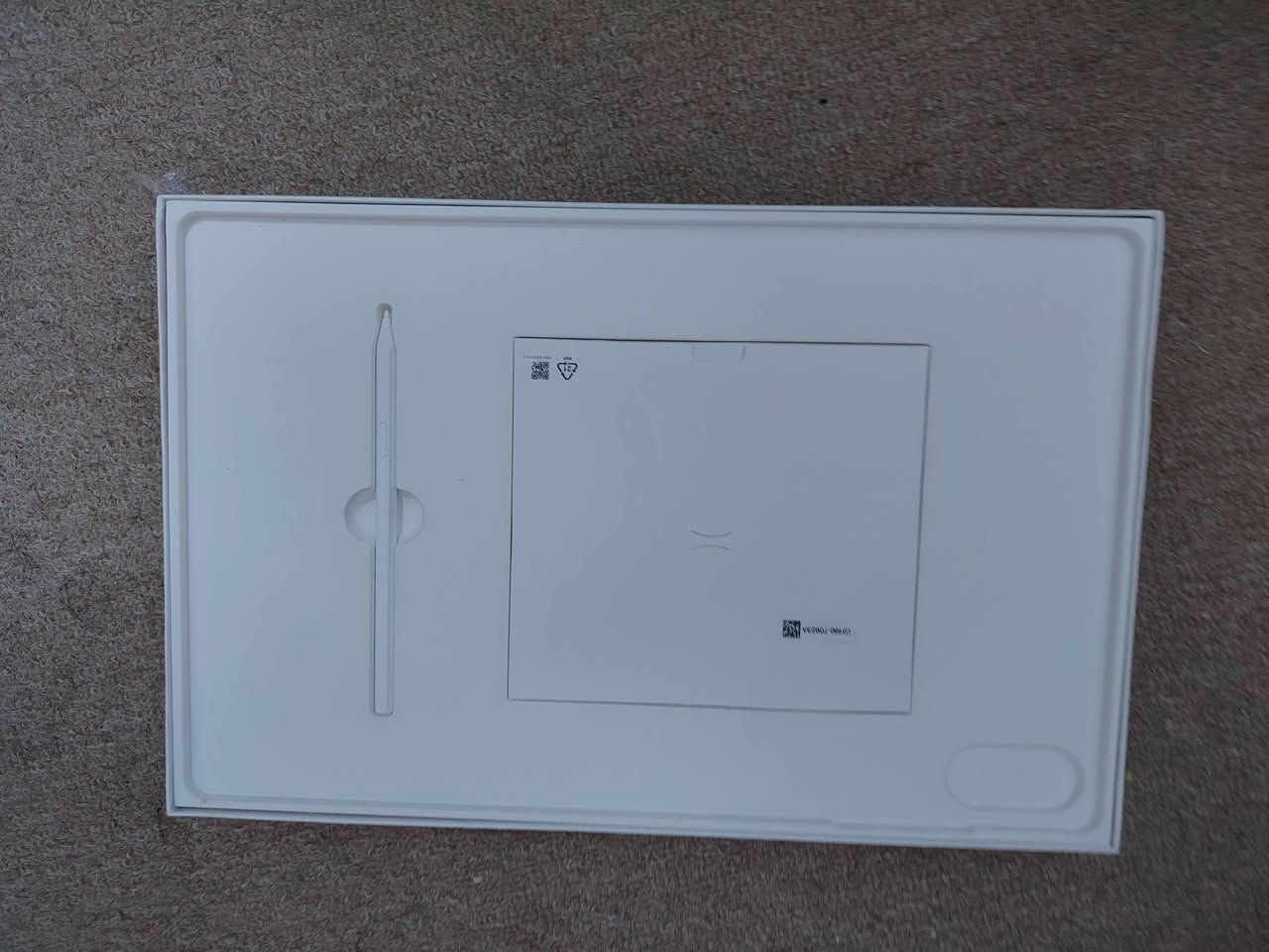 Samsung tab s11 ultra wifi
256 كيكا 
نظيف جدا استعمال قليل كل الملحقات وياه (قلم+كيبل) 
مكان النجف 
السعر 1,100,000 دينار عراقي


**إذا كنت صاحب هذا الإعلان وتريد حذفه لأي سبب، رجاءا أرسل رسالة إلى الدعم الفني**