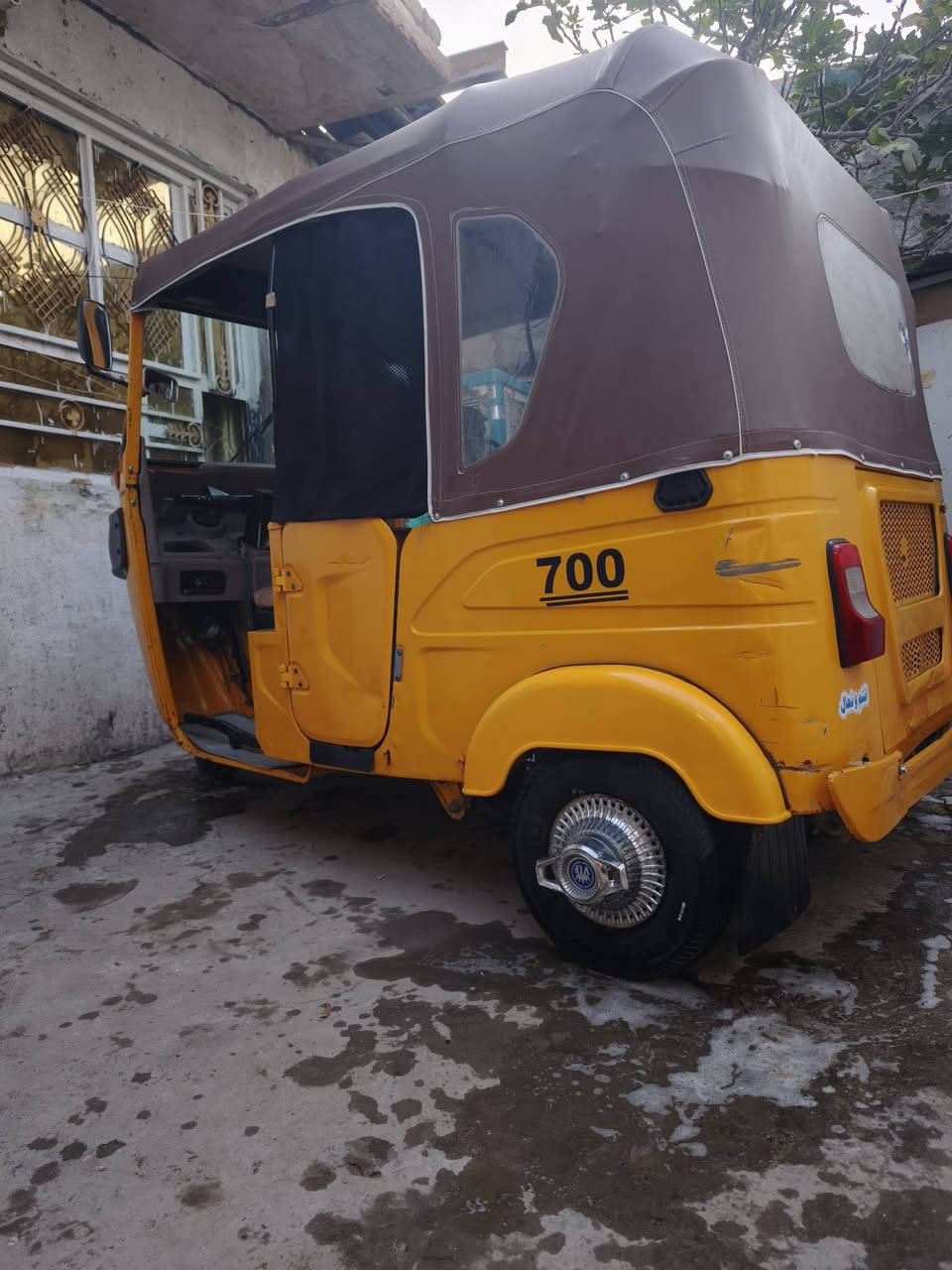 سلام عليكم تكتك 22 شهر 11 رقم وسنوية تحويل ثاني يوم جديده بمعنى الكلمه ماعدا ملاحضات بسيطه محفته شركه تخم تاير اصلي صارله شهر من شديته المكان حسينيه المعامل اتصل ***********
