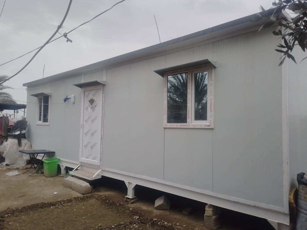 كرفان للبيع جديد كلش استعمل اقل من شهر قياس 9*3غرفتين ومطبخ وصحيات مكان بابل الاسكندريه ***********
