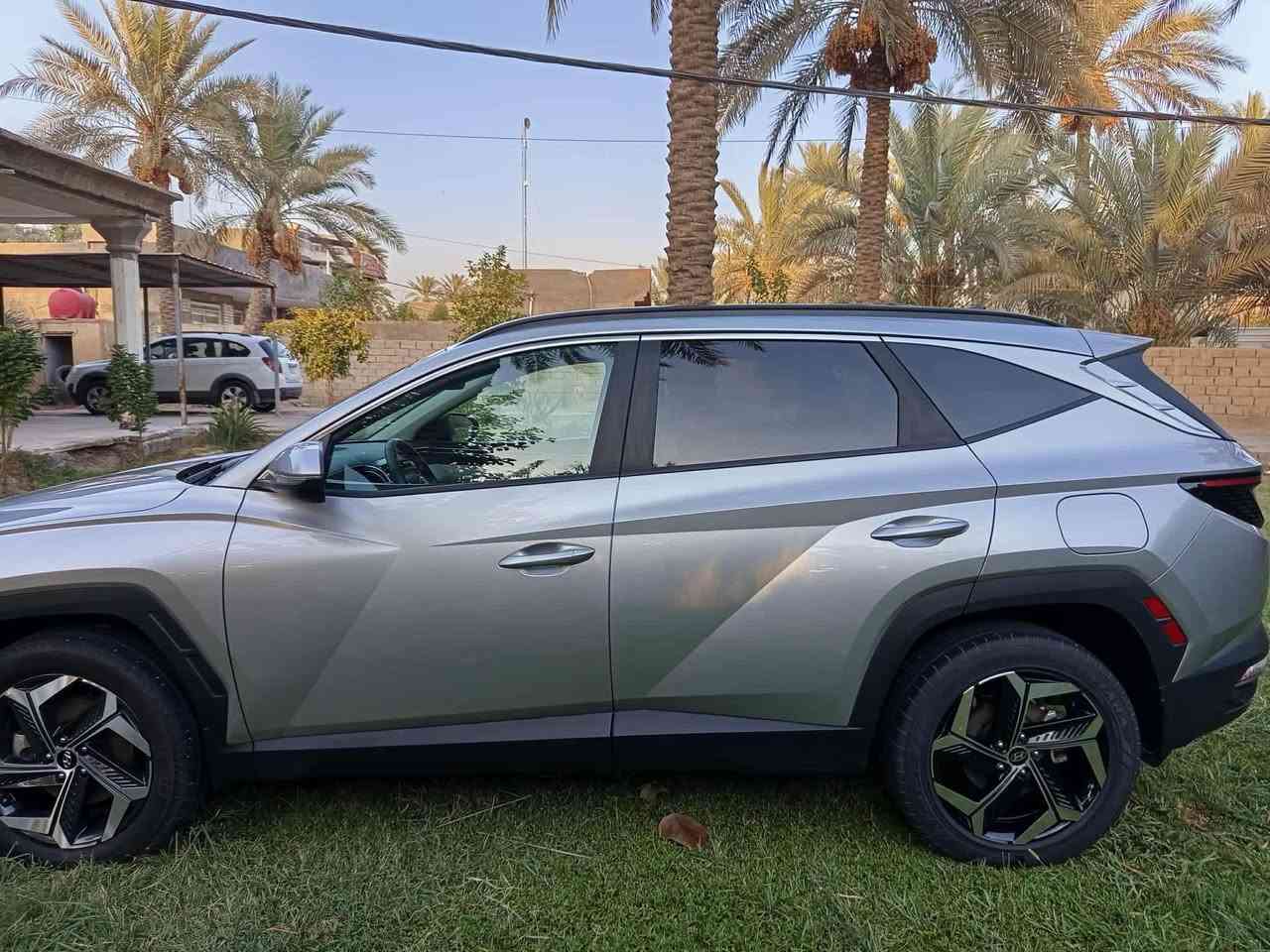 السلام عليكم 
توسان ٢٣ أمريكي فول موصفات حادثه فقط سرقه جاملغ مبدل ومصبوغ بدون ايرباك ماشيه ١٢ الف زيرو
موصفات 
فتحه
بصمه 
داخل ابيض جلد
رادارات
تحكمات شاحن لاسلكي
جنطه كهرباء 
اشاير بالمري
كشنات حار
كشن كهرباء
وبعد موصفات 
مكاني بابل

السعر ١٩٧وبي مجال بسيط
***********
