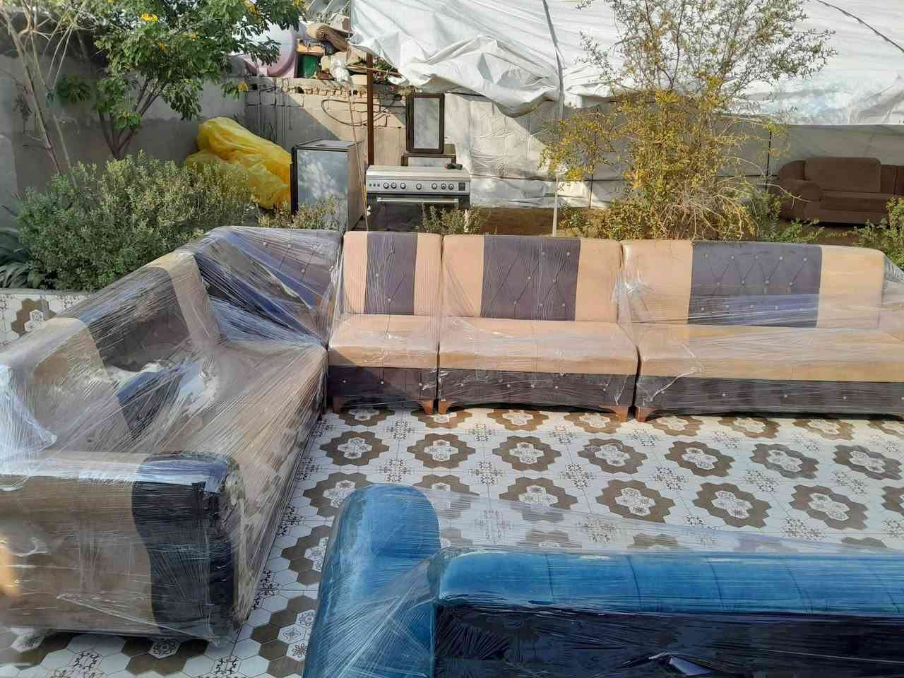 تخم وديوان باله مستخدم نظيف 
العنوان بابل البكرلي الرابعه خط النفط
***********واتساب
