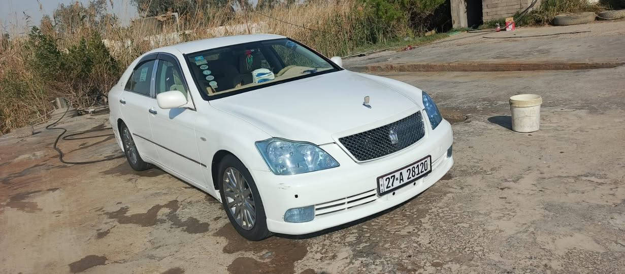 السلام عليكم
كراون شاهينه
 للبيع موديل 2007  

 بأسمي سنويه لل 29
مشروع وطني وتحويل مباشر 
 السياره مكفوله كفاله عامه من كصه ونقل الجثه والضربه والرسميات 
ارقام انكليزي 
السياره شاصي80 
كير 6نمر 
غرفه بيجي 
 
تحوير النجف 
السعر 130 وبيها مجال للطيبين
المكان:..الناصريه البطحاء+***********
