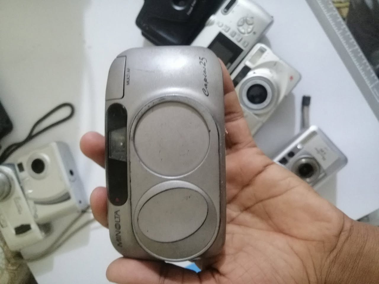 سلام عليكم 
مجموعة كامرات فحم  
نص بيهم بطاريه ونص لا

قيم وخذ يوجد توصيل


**إذا كنت صاحب هذا الإعلان وتريد حذفه لأي سبب، رجاءا أرسل رسالة إلى الدعم الفني**