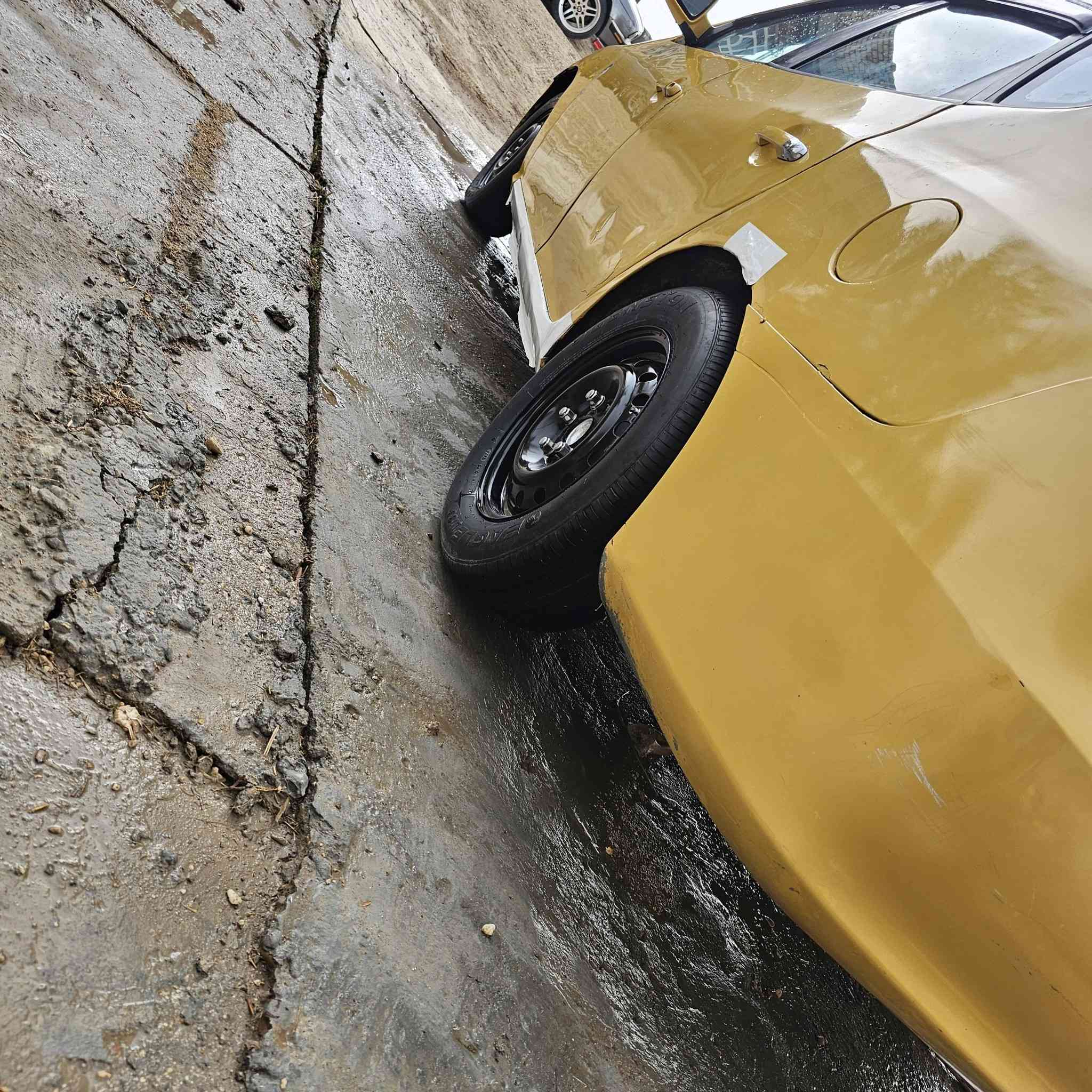 سلام عليكم لبيع النترا مقدس دكشن عالي خليجي رقم بغداد بسمي مصفره هيئه وغرامات سنويه ٣١
 
محرك وكير وحداديه وتايرات وتبريد وتتفئه كله جديد وكفاله 
رقمي ***********
