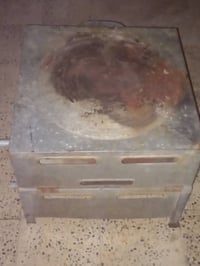 تنور على غاز  نضيف مستخدم قليل  عنواني الشعله سوك الساحه  07735727750