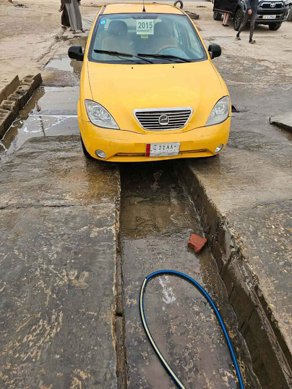 سلام عليكم عندي سياره البيع طيبه موديل 2015 رقم بغداد سنويه جديده تحويل مباشر سياره جديده وحلوه وجاهز مصفره هيئه وغرامات مكفوله مكينه جديده كير جديد تخم تاير عنوان بغداد ولشراي يتصل على رقم ***********
