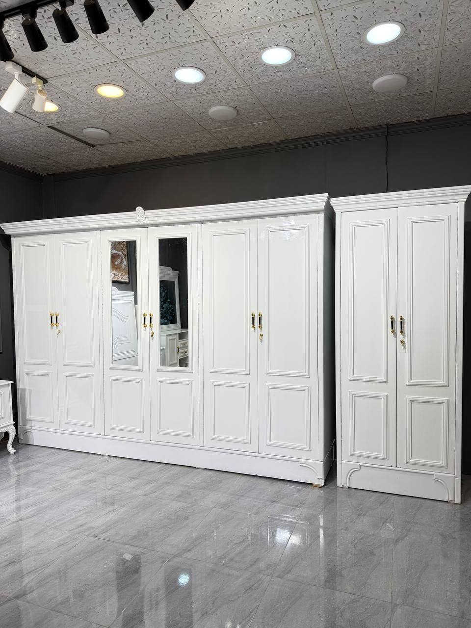 ~ قسم غرف نوم / 2 نفر ~ 
• غرفة نوم صاج تصميم حديث .
• الخارج صاج 4 ملم MDF .
• الداخل صاج 3 ملم .
• صبغ مرمري درجة أولى .
• عدد قطع الغرفة 7 قطع : 
1- سرير قياس 200 × 160 سم .
2- ميز جانبي ايمن قياس 50 سم .
3- ميز جانبي ايسر قياس 50 سم .
4- زاويا ارتفاع 200 سم ، عرض 80 سم .
5- ميز بلازما .
6- ميز مرآة ارتفاع 200 سم ، عرض 120 سم .
7- كنتور 6 ابواب ارتفاع 215 سم ، طول 315 سم .
• القطعة الثامنة ( طابورية + شازلون ) حسب الطلب .
• يسعدنا تواصلكم ويانا عن طريق :
1- مراسلة الصفحة .
2- رقم الهاتف : ***********
• يتوفر توصيل لجميع محافظات العراق .
FU Adverts 
#fuadverts
