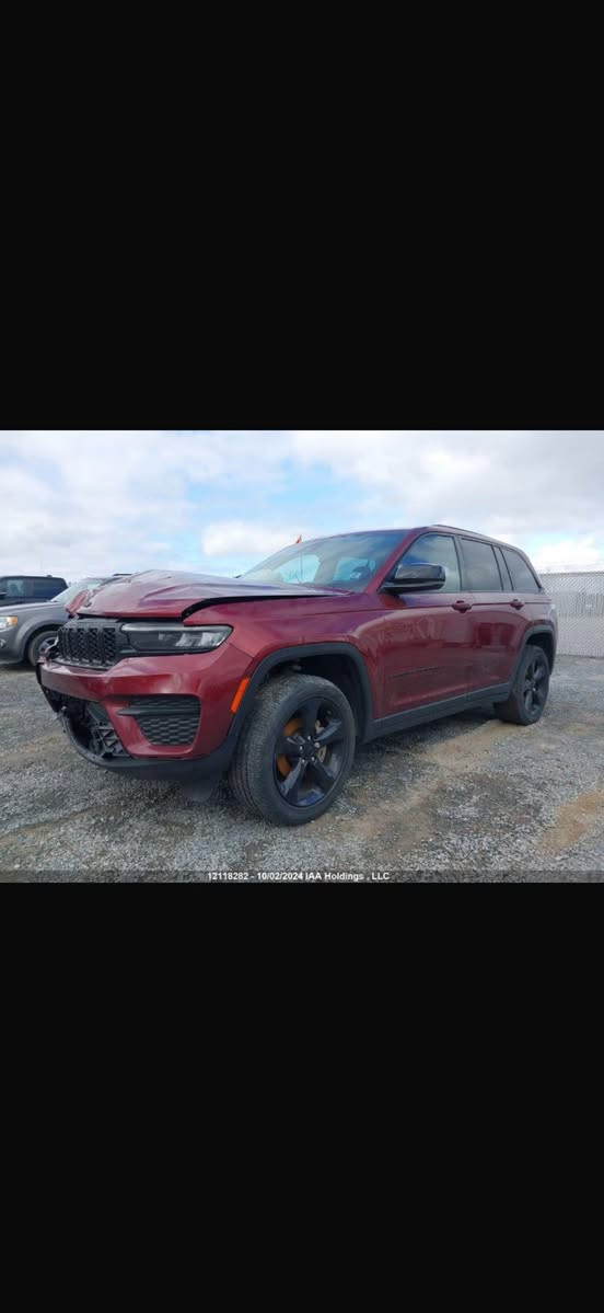 السلام عليكم للبيع موديل 23 ماشيه 30الف صبغ البنيد فقط فور ويل فتحه داخل جلد باب خلفي كهرباء السياره بلاك توب مكانها الكراده *********** ب315 وبيهل مجال
