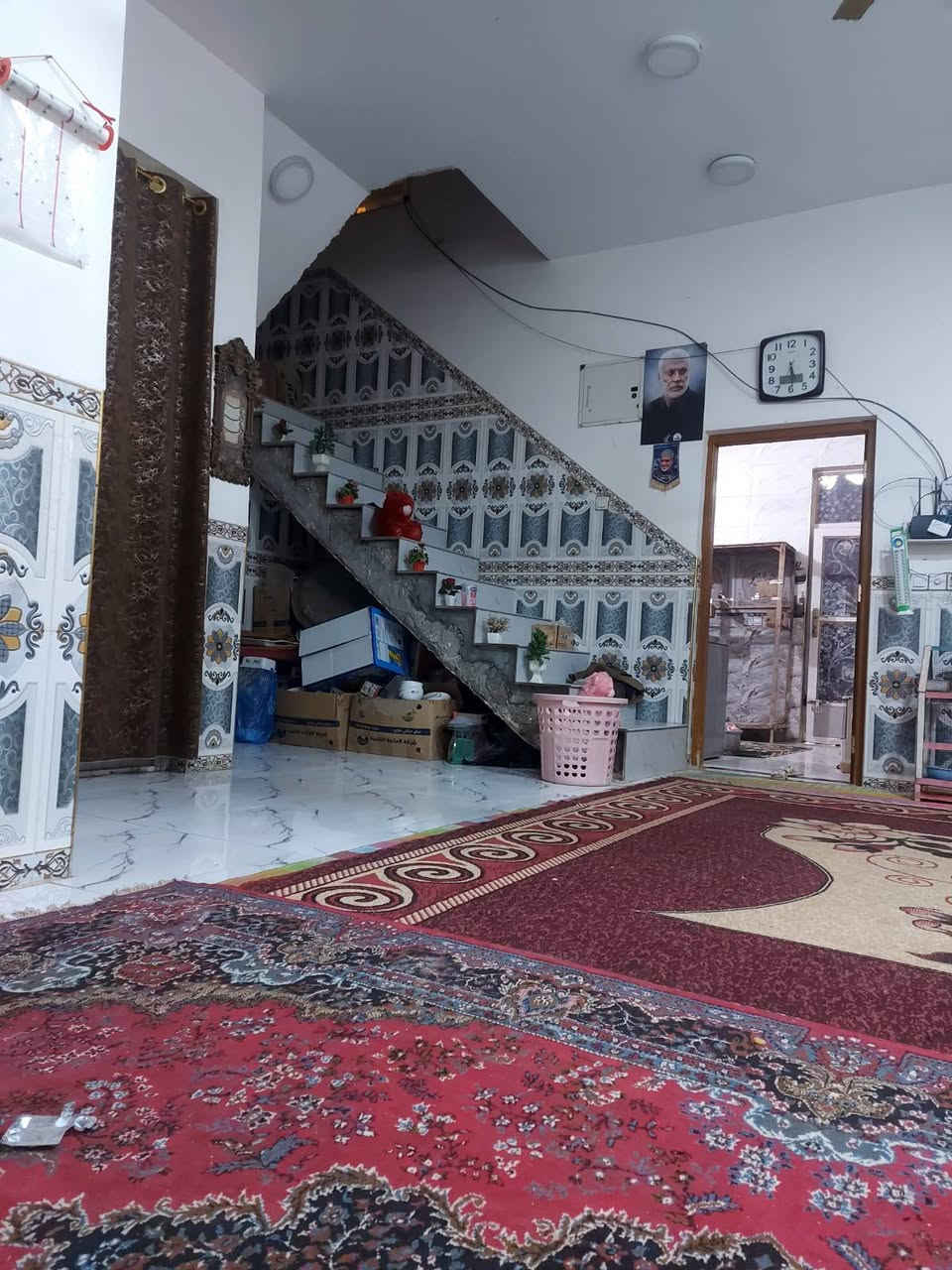 ياالله سلام عليكم بيت للبيع طابو زراعي سند 25 مساحته ٢٠٠م صب كونكريت مسلح بناء طابوق تسعه انج من رباط للتشاريف ارضيه رفت رباط 70×70 شبابيك كاتم بيبان تفصال البيت متعوب عليه غرفتين ٥×٥صاله ٧×٤ استقبال ٦×٦مطبخ ٥×٥ شارع عباس مطلب خلف مزرعة الدكتور علي خطار عليه طريقين(( كهرباء ماء مولده ))   ((سعر 70)) البيت بناء جديد للأستفسار *********** حيدر الشيباني
