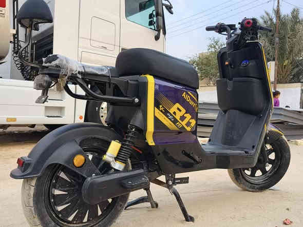 دراجة R11 مديل 25 بعدها وكاله
الدراجة نظافة 100% 

ملف 2000 عملاق وسريع جدا 109 السرعه

بطاريات 32 ونلي الاصليات يمشن 45 كيلو واكثر

سويج + كارت + بصمه تشغيل

بلوتوث هورن اشاير لايت زنون كلش شغال

الدراجه ما نقصها برغي وانضف من الصور

السعر 550 وبيها مجال للطيبين

***********

متواجد واتساب
