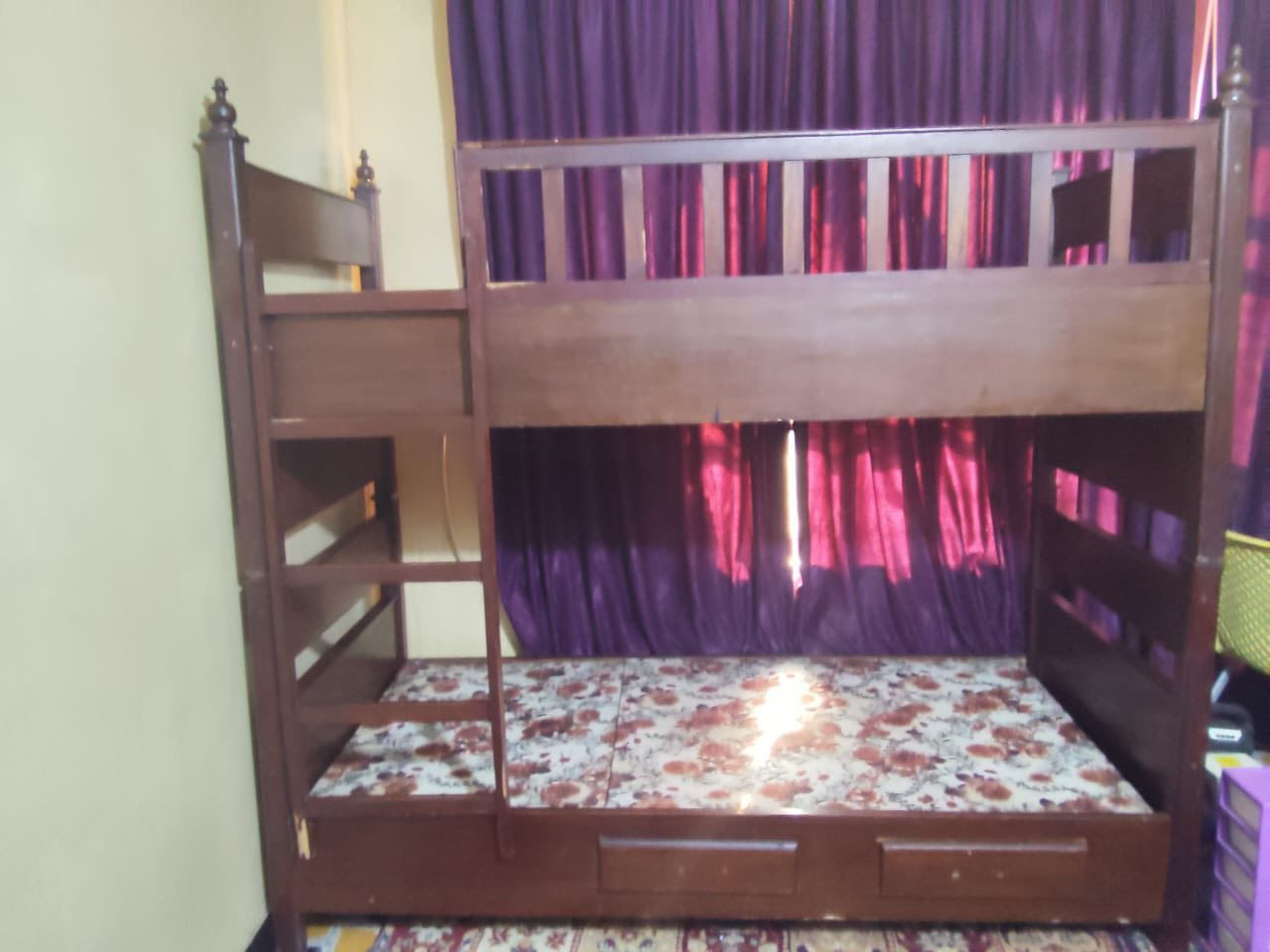 جرابي حطاطه ٤ تشكل تصير اثنين طابقين سعر الواحده ١٠٠ الف اذا تاخذه كلهن ٣٥٠ 
***********
