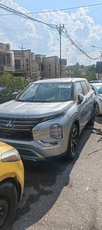 مرخصة الادمن ميتسوبيشي اوتلاندر se 2024 للبيع او مراوس بكوري  فول مواص...