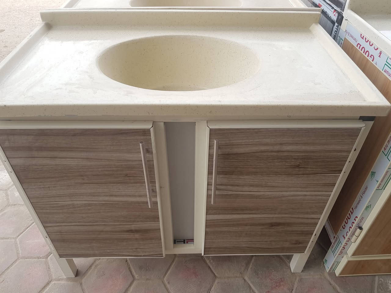 سنك متر بسعر ١١٠ للاتصال *********** ميسان
