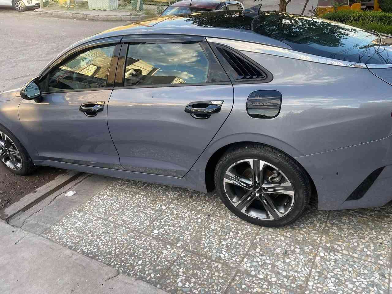 سلام عليكم عندي كيا كي 5 فوول مواصفات للاخير حادث جداً بسيط بدون ايرباك بچم كبس شركه كير مكينه وضع شركه موديل٢٠٢٢ المواصفات 
بصمه تشغيل 
بصمة ابواب 
تشغيل عن بعد
جنطه ذكيه
فول رادارات
داخل ملكي صاج
كراسي جلد كهرباء
كشنات تدفئه وتبريد
 سايد بريك بصمه
بنورامات كامله
تحديد سرعه
قيادة ذاتيه
تحديدمسار
شاحن واير ليس
رقمي *********** عنواني بغداد /البنوك
رقم اربيل الجديدبأسم ولد جيراني السعر ع خاص ومناسب ان شاء الله
