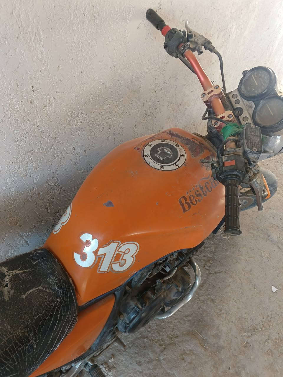 سلام عليكم 
سيبي فور الجيل الاول 16 ولف 
 متروكه صارله شهر 
نقصه باتري وبلكات وين مايعجبك اطلع 
بيع مستعجل الدراجه خير من الله مكينته.
الشراي  ‏‪***********‬‏ اتصل وبيك خير وادلل
السعر 800 وبيه مجال قليل 
للعلم اوراق كامله مكمركه كبل ترقم ✋
