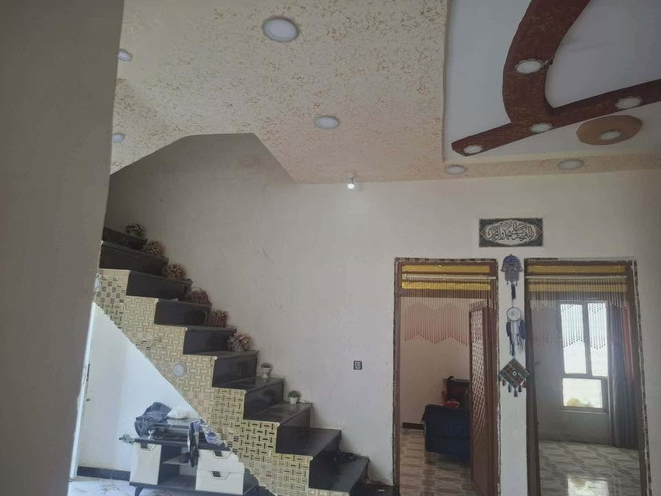 بيت للبيع معً محلات ٢ البيت قانون ١١٧مساحت البيت مع لمحلات ٩٠٠ مي وكهرباء موجوده كل لخدمات حتا مدرسه يمه وشارع تبليط موقع لحسن لعسكري قرب معمل تنانير  ولطاقه مال كهرباء سعر ١٣٠وقابل لتفاوض الالستفسار خاص


**إذا كنت صاحب هذا الإعلان وتريد حذفه لأي سبب، رجاءا أرسل رسالة إلى الدعم الفني**