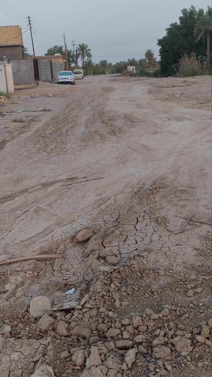 قطع للبيع زراعي مساحه ٢٠٠متر يم الدله قريب كلش للشارع العام كل الخدمات ماء كهرباء قطع كلش حلوه وقريبه للتبليط للتواصل ***********
