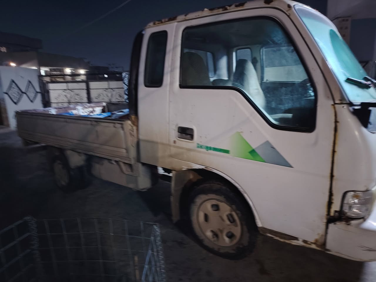 السلام عليكم.  للبيع سياره نوع كيا حمل موديل ٩٨  رقم صلاح الدين الشرعي بالشرقاط السعر المطلوب ٥٥ وبيه مجال شي قليل للاستفسار الاتصال بالرقم ***********
