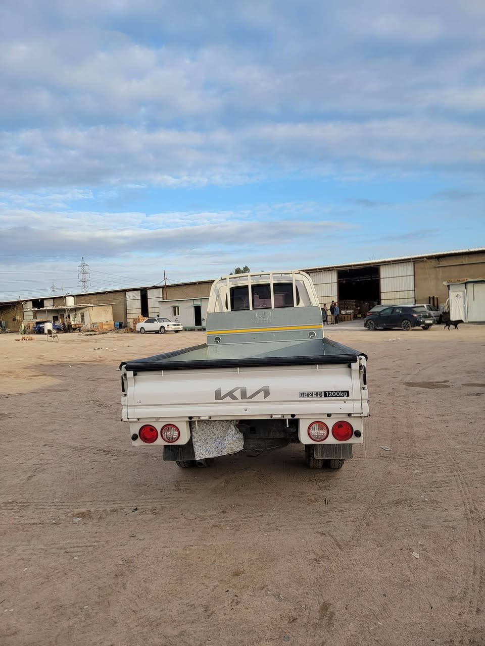 كيا حمل فحل موديل
١٤ الاصل  سياره جديده فول  محرك مسكر  سبلايين 
تخم تاير جديد تغليف بدي جديد. باتري جديد  سياره حلو و نضيفه حيل  ما مشتغله با العراق فول واحد على واحدسعر ٦٨ ورقه و بيه مجال عنوان با النجف ***********
