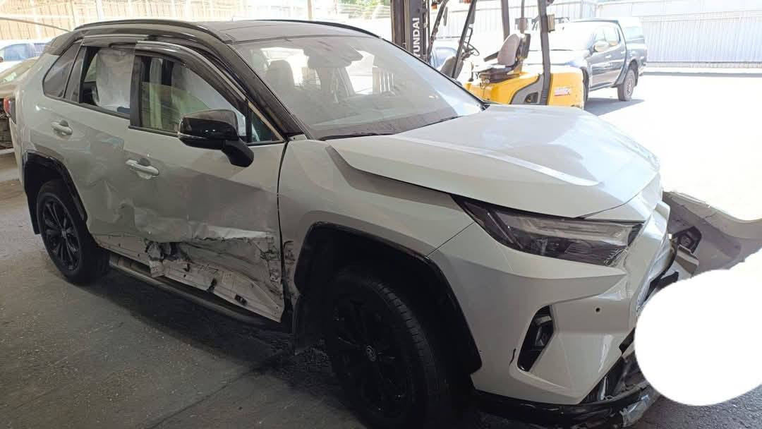 راف فور 2024 هايبرد 
تو كلر 
فول موصفات SXT
السياره حاليا بالاردن 
تدخل بكتاب شهداء او حره 
للاستفسار ***********
