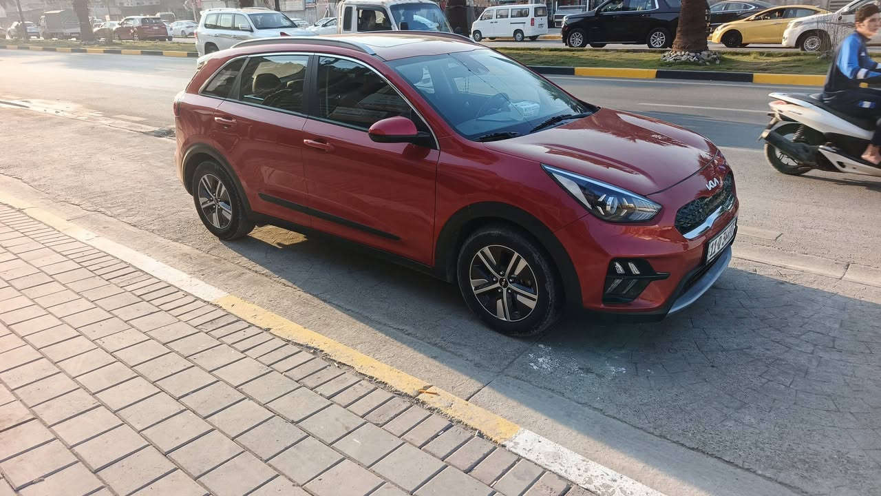 السلام عليكم كيا نيرو 2022 هايبرد فول مواصفات رقم بغداد ماشية 39 الف  السعر 143$ وبيهة مجال بسيط قطعتين صبغ جاملغ وربع البنيد حادث بسيط بدون دواخل ايرباك فقط ستيرن وراجع سستم مكان بغداد الاكريعات  *********** موصفات فتحة سقف كشنات جلد وكهرباء   بصمة تشغبل وبصمات ابواب  وتشغيل عن بعد ورادار وحساسات وكامرة وقيادي ذاتية وكار بلي وكروز سرعة
