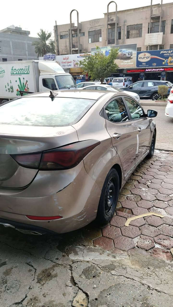 سلام عليكم سيارة النترا للبيع موديل 2015 وارد امريكي بيها جاملغ امامي وجاملغ خلفي صفحه اليمين  والسيارة بأسمي  ورقمها مثنى  بدون دواخل   كير مكينه حدادية ب105 وبيها مجال عنوان الحله الاستفسار ***********
