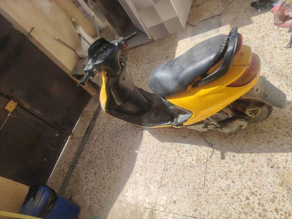 دراجة فراشة للبيع نضيفة متروكة صار سنة يرادلها باتري شغالة كلشي مبيها *********** عمارة, ميسان
