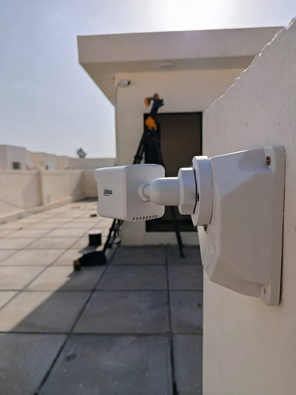 الحمدلله تم تأسيس وتنصيب منظومة كامرات مكونه من 8كامرات شركه دهوا نظام انلوك 4k
حسين الكهربائي ⚡👷 
***********
