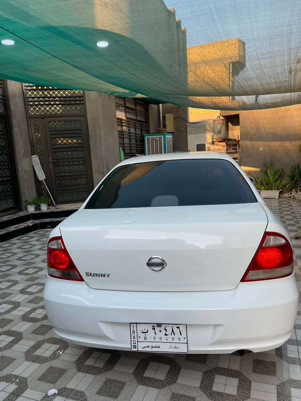 نيسان سني ٢٠٠٩ بيها صبغ جاملغ وحافه الباب فقط  بدون بارد بدون دواخل مكينه وكير وحداديه ع الشركه  تخم تاير وباتري  جدد  تبريد ثلج مبيها نقص ابد   رقم بغداد سنويه جديده وتحويل مباشر السعر ٨٨ وبيها مجال جداً بسيط مكاني بابل  
***********
