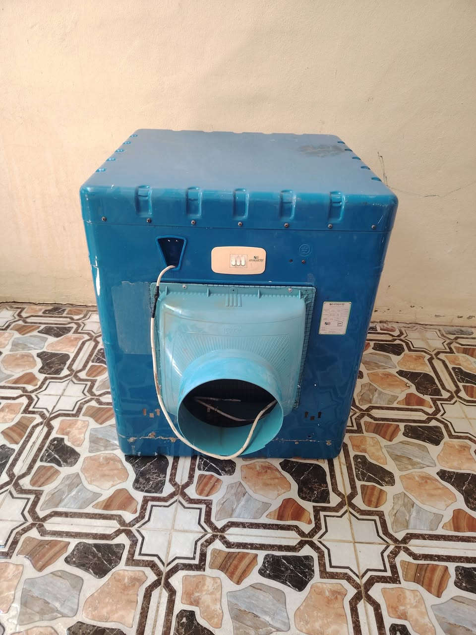 دوو موبەریدەی سۆپەر الکتریک دەرەجە یەک زۆر پاکن حەجم دوونیو ماتۆڕ بیلادی کامل بەشەرت و زەمان
ئەوەی لولەکەی پێوەیە زۆرپاکترە لەویتر نرخی 75هەزار و مامەڵە 
ئەویتر 60هەزار و تۆزێ مامەڵە 
شوێن:سمود ***********
دوو موبەریدەی سۆپەر الکتریک دەرەجە یەک زۆر پاکن حەجم دوونیو ماتۆڕ بیلادی کامل بەشەرت و زەمان
